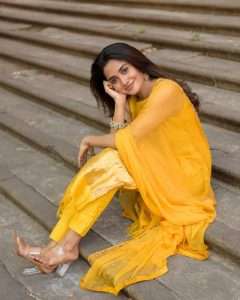 Teju Ashwini Debuts as Lead Heroine in G.V. Prakash’s Blackmail