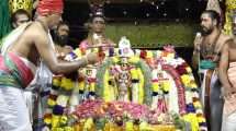 Why is Deepa Aarti performed in temples to the Lord?