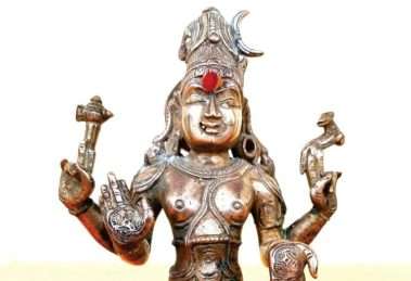 ஆலயங்களில் உற்சவர் சிலை வீதி உலா வருவது ஏன்?